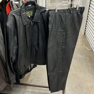 Black size 2XL leather 9000 jacket and Size large leather pants